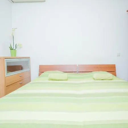 Nina , Bacvice Apartament