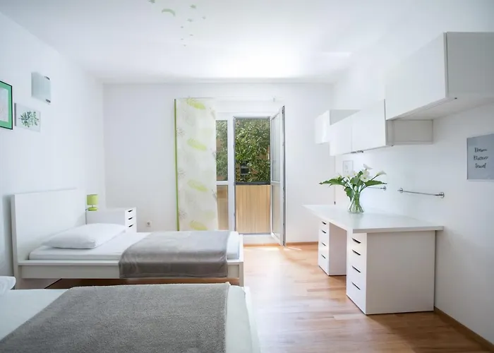 Nina , Bacvice 아파트 *